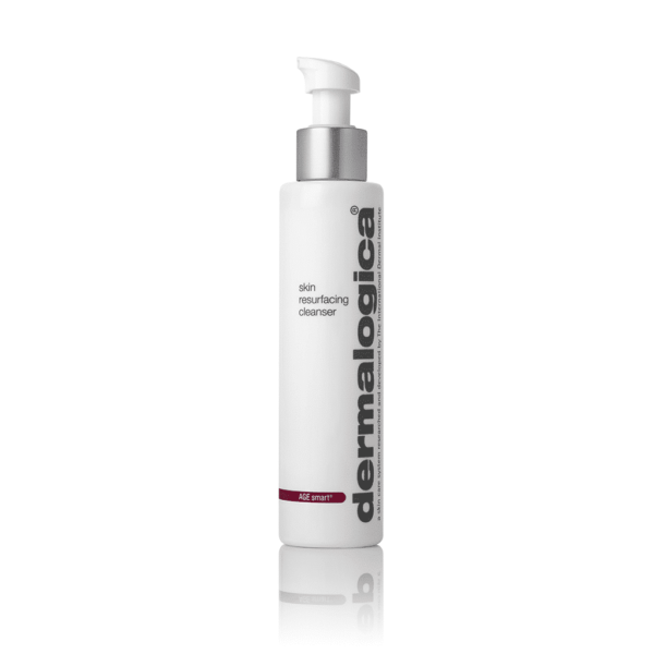 Dermalogica- Skin Resurfacing Cleanser - naujoviška, dvejopo poveikio šveičiamoji valomoji formulė. Formulėje yra pieno rūgšties, kuri nušveičia odos paviršiuje esančias negyvas ląsteles ir leidžia jai atgauti lygumą. Vitaminas E pasižymi antioksidaciniu poveikiu, o saulėgrąžų aliejus stiprina odos lipidinį barjerą. Raminamasis rožių žiedų aliejus ramina jautrią odą. Produktas tinka veganams ir atitinka mažesnio atliekų kiekio idėją. Produkto sudėtyje yra: pieno rūgštis - 5 % koncentracijos, šveičia negyvas odos paviršiaus ląsteles ir ją lygina, vitaminas E - pasižymi antioksidaciniu poveikiu, saulėgrąžų aliejus - stiprina odos lipidinį barjerą, rožių žiedų aliejus - ramina jautrią odą. Produkto savybės: valymas, švelniai šveičia, švelnina. Rekomenduoja: brandžiai odai, priešlaikiniai senėjimo požymiai.